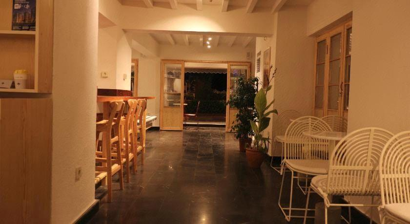 Others 5, Rest Inn Hotel, Merkez