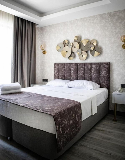 Bedroom 2, Avion Suite Hotel, Antalya
