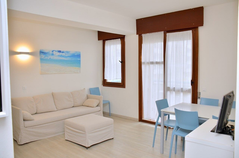 Living room 2, Modern Flat for Four Guests With Side sea View, Venezia