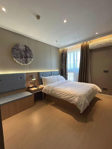 Bedroom 2, Home Inn Qingdao Development Zone Beer Plaza Golden Beach Changjiang East Road, Qingdao