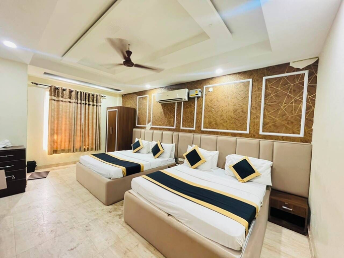 Room 2, Roomshala Hotel Grand Inn Vaishali Sec 4, Gautam Buddha Nagar