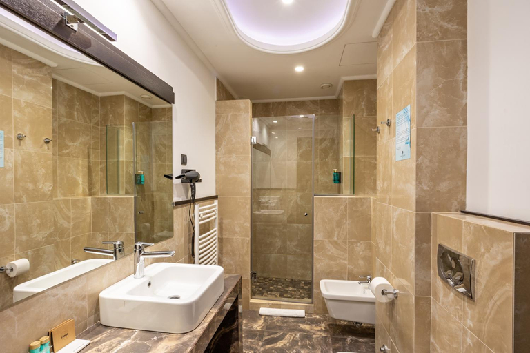 Bathroom 4, Constantine the Great, Belgrade