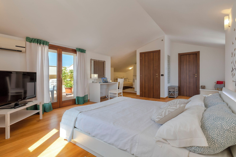 Bedroom 5, SARDINIA GUEST HOUSE, Sassari