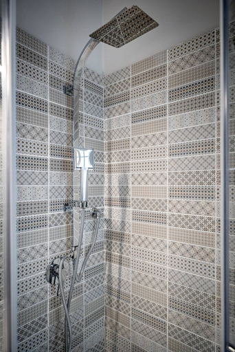 Bathroom 3, Bolognese 4, Florence