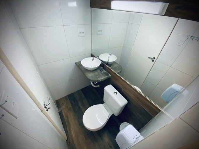 Bathroom 3, Sun Smart Hotel, Recife