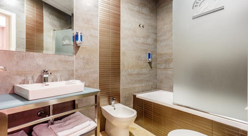 Bathroom 5, Hotel Patio de la Alameda, Sevilla