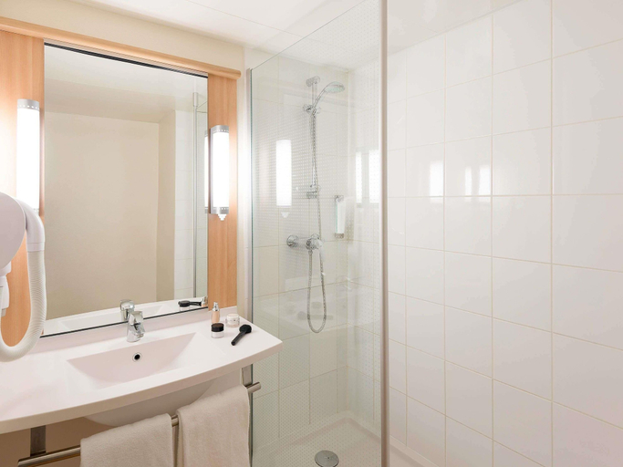 Bathroom 4, ibis Metz Centre Gare, Moselle
