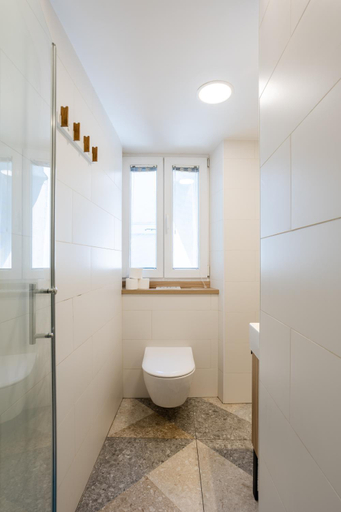 Others 4, Casa Riccobon 5, Koper