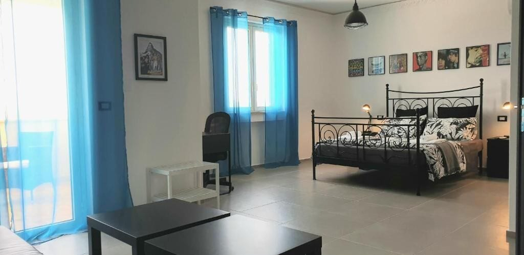 Room 1, Casa California, Agrigento