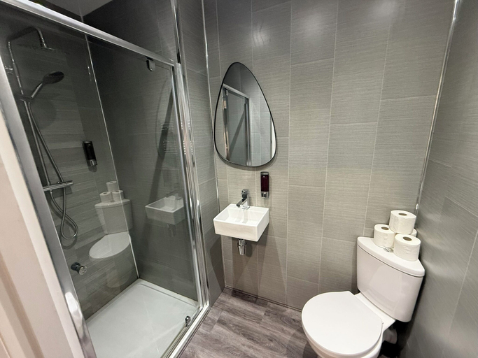 Bathroom 3, The President Hotel, Blackpool