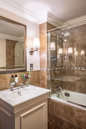 Bathroom 5, Crathorne Hall Hotel, Stockton-on-Tees