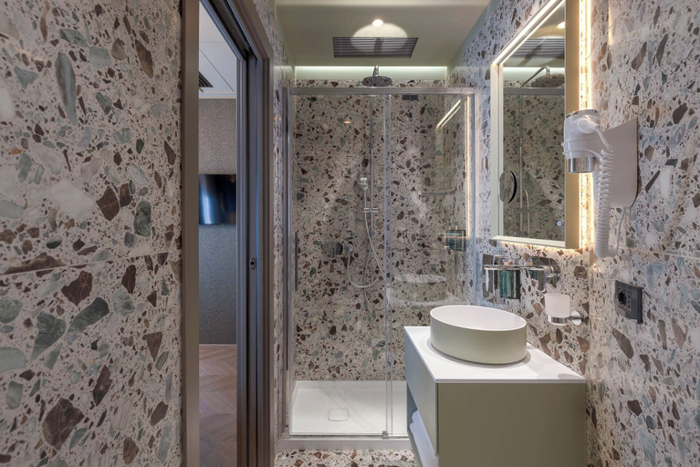 Bathroom 4, Florida, Venezia