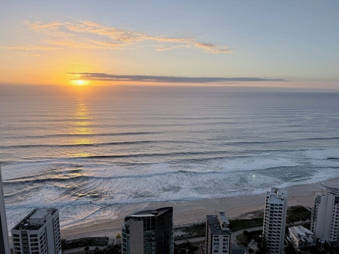 Beach 3, High Floor Apartment, Gold Coast