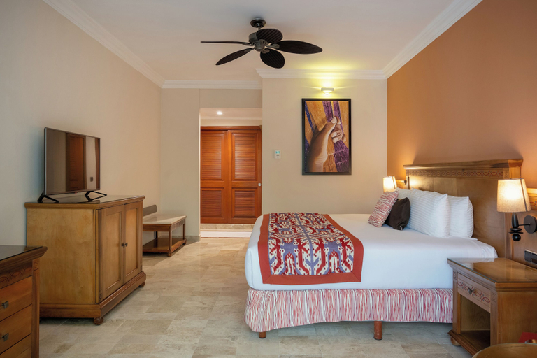 Bedroom 4, Grand Palladium Colonial Resort & Spa All Inclusive, Cozumel