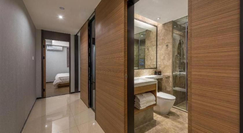 Bathroom 4, Qingyuan Zhongkai Huafu Holiday Hotel, Qingyuan