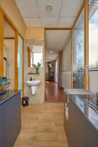 Bathroom 4, Cactusland Near Saigon Train Station, District 3