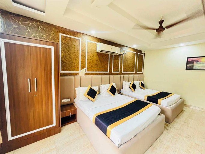 Room 3, Roomshala Hotel Grand Inn Vaishali Sec 4, Gautam Buddha Nagar