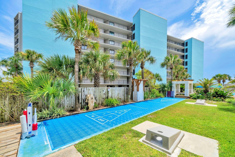 Sport & Beauty 5, Top of the Gulf 208, Bay