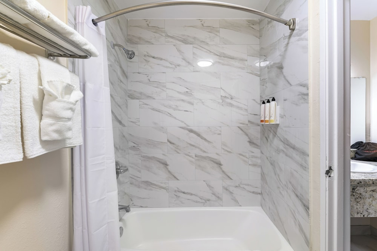 Bathroom 3, The Prime Suites, Vallejo and Napa Valley, Solano