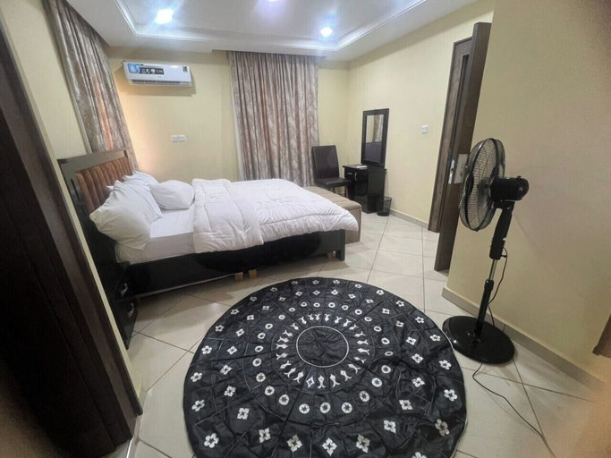 Room 2, Vogue Hotel, Karu
