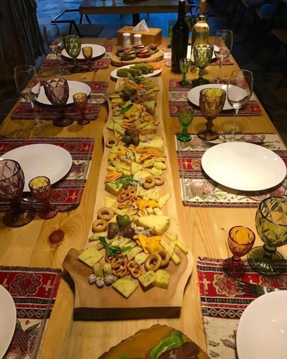 Food & Drinks 5, Berkri Gastro Yard & Guest House