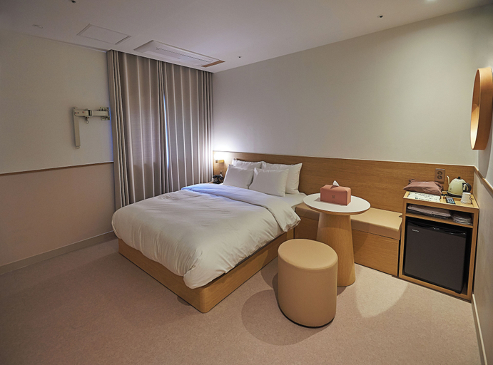 Room 2, DONGDUCHEON IPPDA HOTEL, Dongducheon
