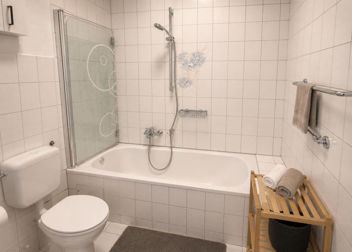 Bathroom 5, Koblenz Corner Rooms, Koblenz