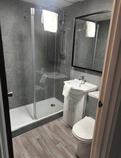 Bathroom 4, Midland Hotel, Nottinghamshire