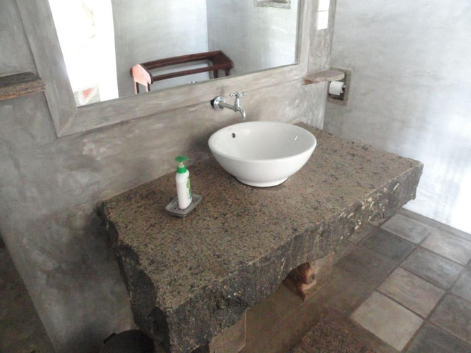 Bathroom 3, Serendip Stone Hotel and Bungalow, Kundasale