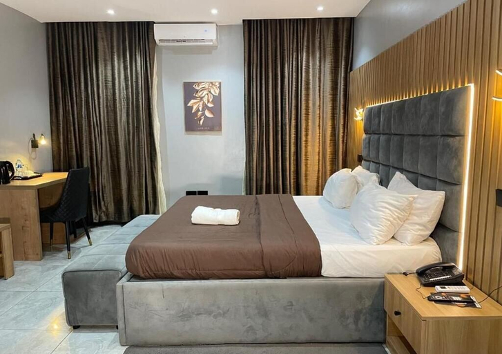 Room 3, Vogue Hotel, Karu