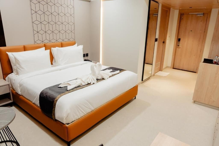 Room 5, Hotel V Kondapur, Hyderabad