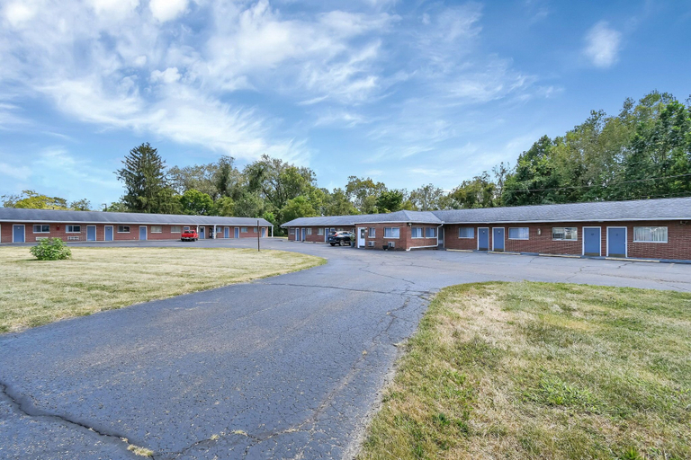 Exterior 3, Startlite Motel, Licking