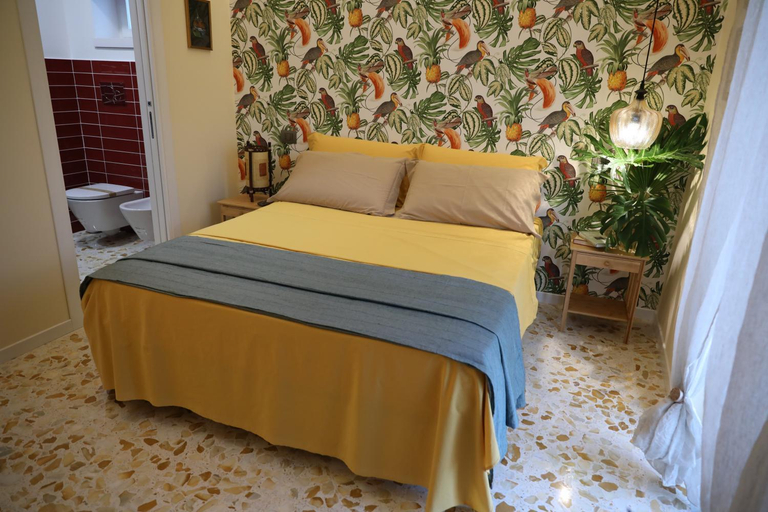Bedroom 2, A casa di Peppe, Napoli