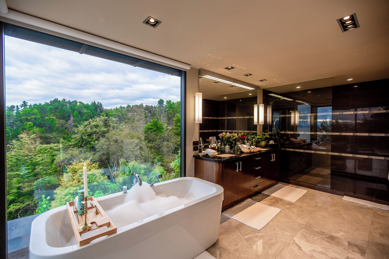 Bathroom 4, Exclusive Suite Booking, Tasman
