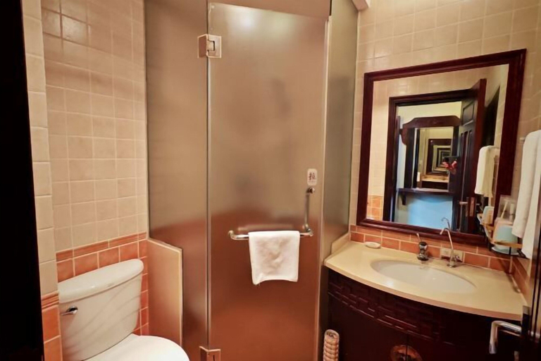 Bathroom 4, Liangfu Inn, Jiaxing