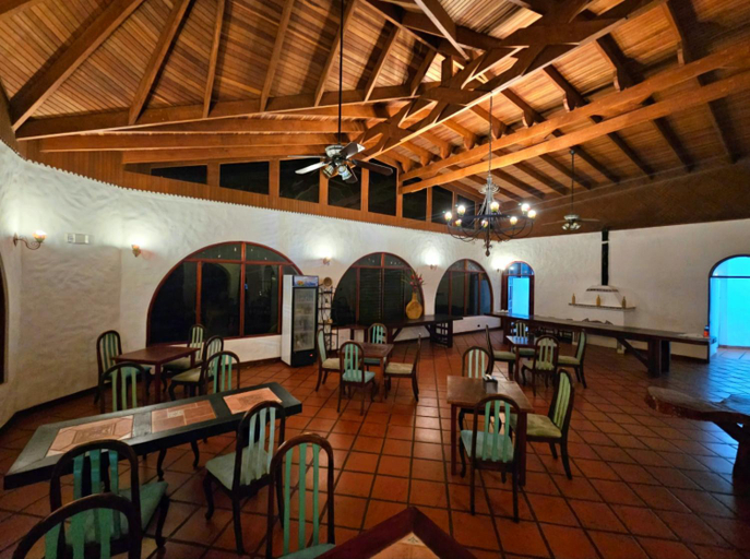 Food & Drinks 5, Rancho Rio Perlas, Cartago
