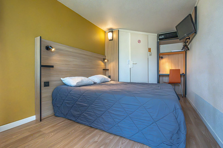 Bedroom 2, Premiere Classe Rodez, Aveyron