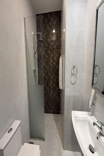 Bathroom 3, Novo Hotel Al Khobar فندق نوفو الخبر, Al Khobar