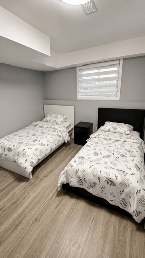 Room 4, Cozy 4 Bedroom Home Near Tecumseh Mall, Essex