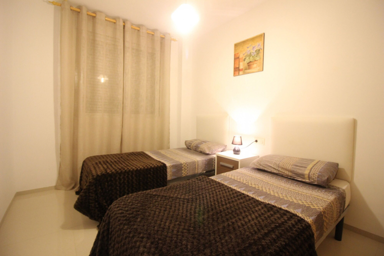 Room 5, Varudi1.09, Alicante