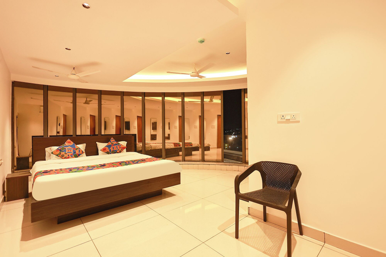 Room 5, Fabhotel Aishwarya Inn, Warangal