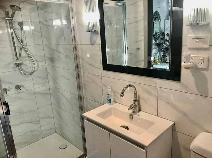 Bathroom 4, Tanjil Creek Lodge, Mount Baw Baw Alpine Resort