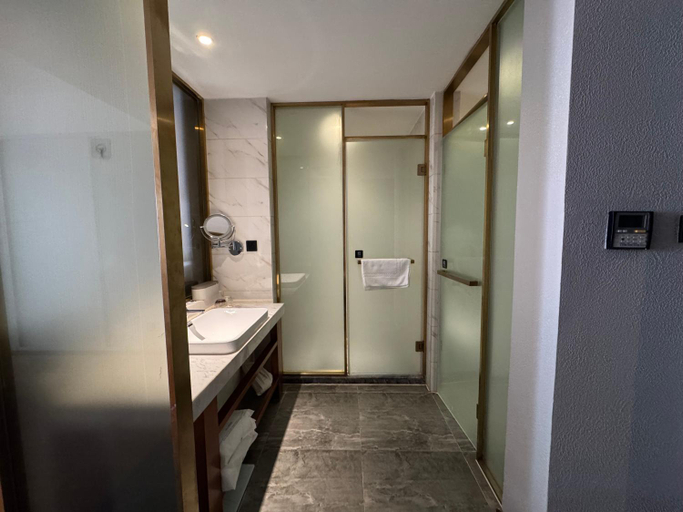Bathroom 3, Atour Hotel Qinhuangdao Beidaihe Zhudun, Qinhuangdao