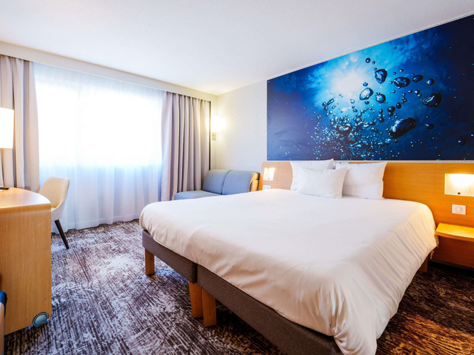 Bedroom 4, Novotel Saint-Avold, Moselle