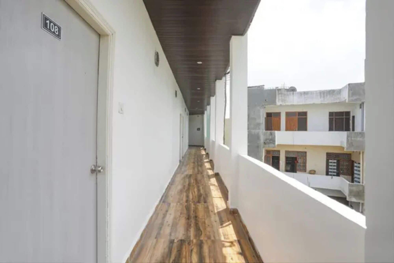 Balcony, Via Samriddhi, Varanasi
