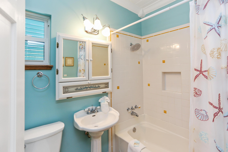 Bathroom 4, Cape Haus, Gulf