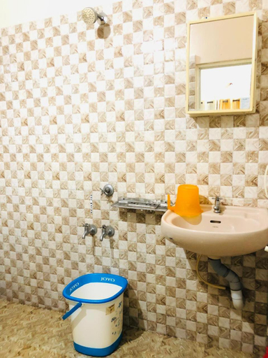 Bathroom 5, SHEEBA'S HOMESTAY, Ernakulam