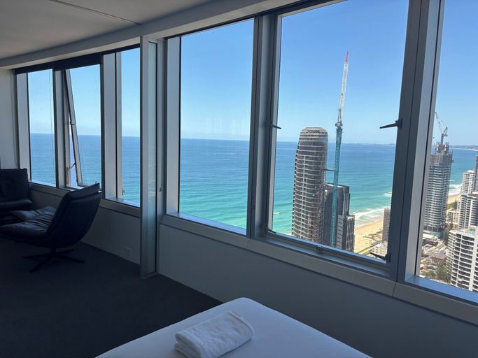 Room 5, High Floor Apartment, Gold Coast