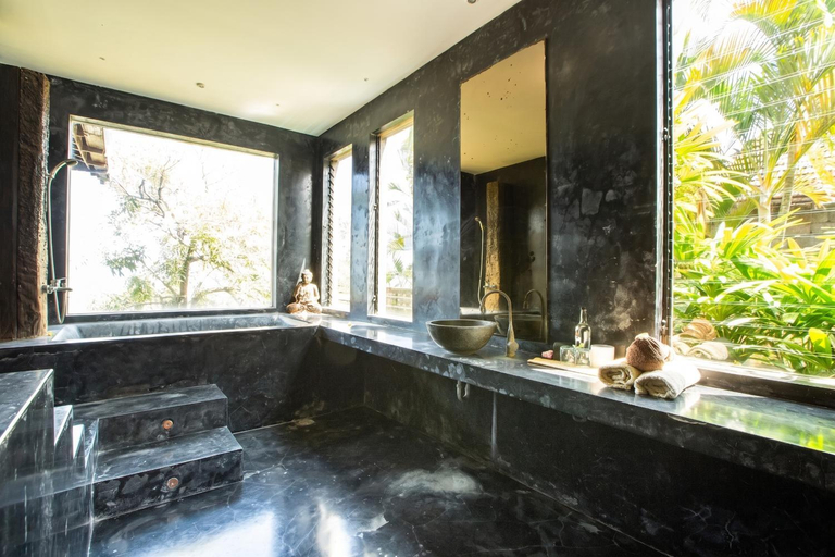 Bathroom 4, Spacious villa in Kabupaten Tabanan with sea view, Tabanan