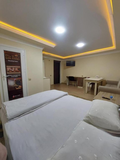 Room 4, Elit Otel, Yevlax
